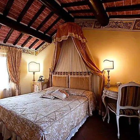 Relais La Corte Dei Papi Otel 5*