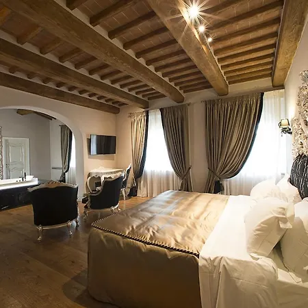 호텔 Relais La Corte Dei Papi 5*