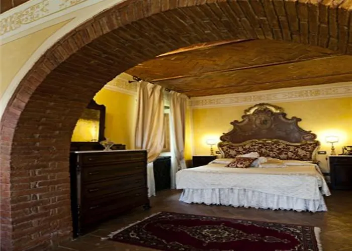 Отель Relais La Corte Dei Papi 5*